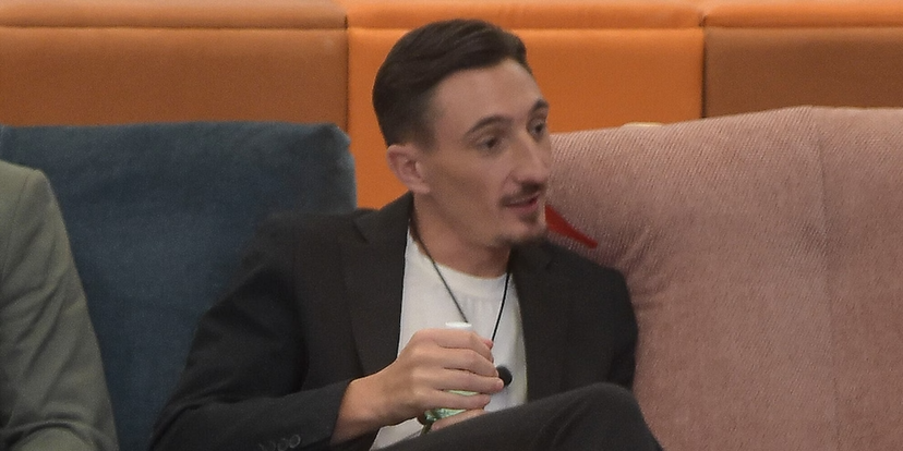 I genitori di Ciro Petrone: il rapporto speciale con la mamma e il papà della fidanzata Federica Caputo preview