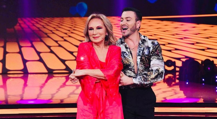 Simone Casula, Ballando con le stelle: chi è il ballerino che si esibisce con Rosanna Lambertucci, carriera e vita privata preview