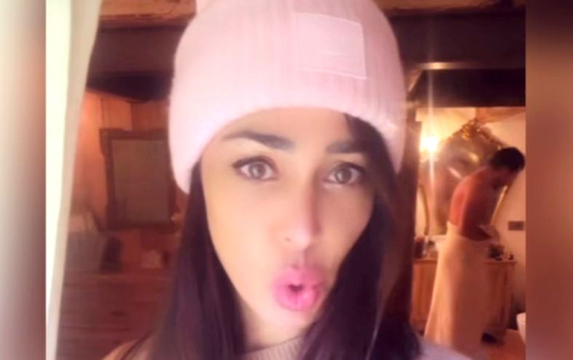 Belen Rodriguez mostra Elio Lorenzoni in déshabillé: weekend di coppia in montagna – VIDEO preview