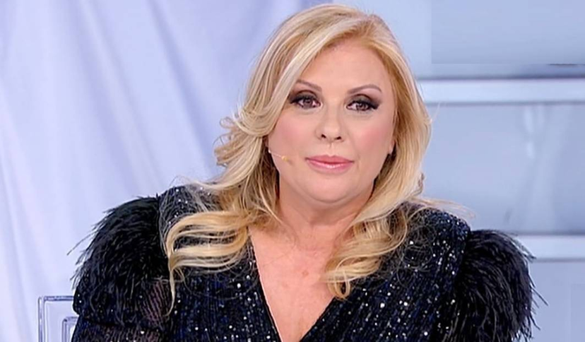 Chi è il fidanzato di Tina Cipollari? I rapporti con l’ex marito Kikò Nalli ed i tre figli: gli aggiornamenti sulla vita privata preview