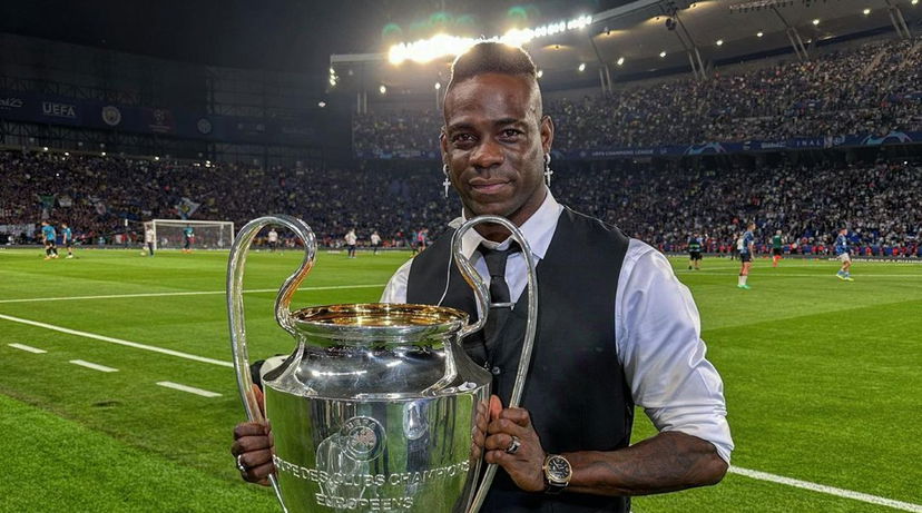 Incidente per Mario Balotelli, come sta? Fuori strada, auto distrutta preview