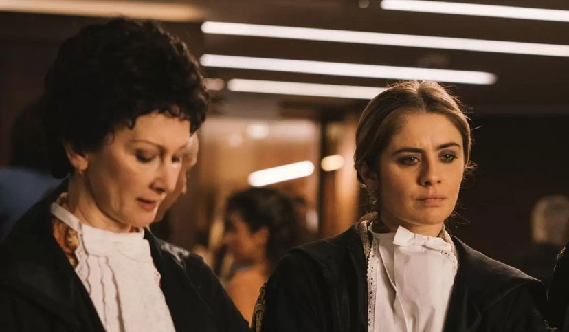 Greta Scarano è l’avvocato Teresa Capogrossi nella fiction Circeo: esiste davvero? Ecco chi è nella realtà preview