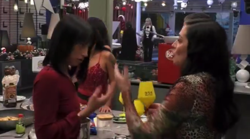 Sara Ricci, lite con la costumista al Grande Fratello: Letizia e Perla la rimproverano, la surreale giustificazione preview