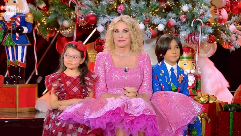 Ascolti TV 22 dicembre, The Voice Kids batte Bonolis: l’era di Ciao Darwin è definitivamente finita, dati auditel preview