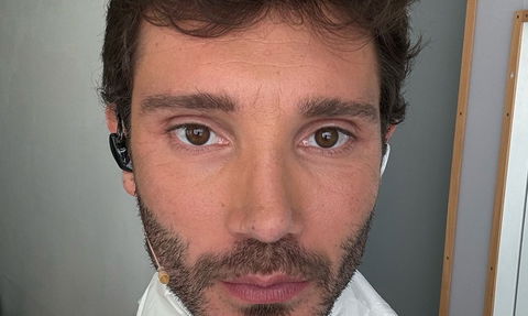 Stefano De Martino hackerato: materiale privato con la compagna finisce online preview