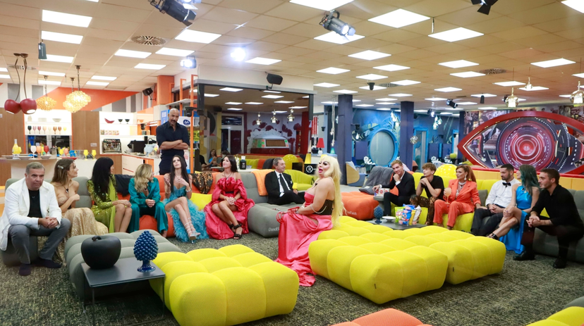 Ex del GF Vip aggredito violentemente: “Lo scotto della popolarità”, segni su collo e volto preview