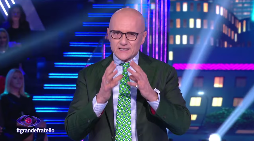 Grande Fratello e L’Isola dei Famosi in onda contemporaneamente: Signorini si allunga e torna il doppio appuntamento preview