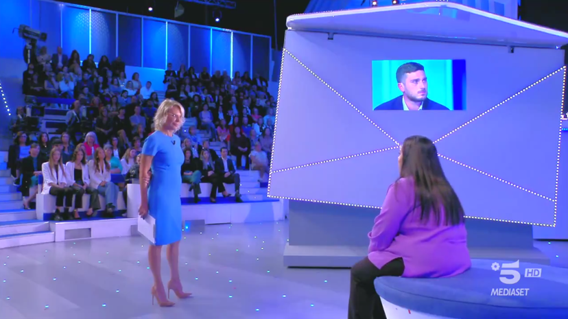 Valerio e Consuelo, la storia a C’è posta per te: 11 lavori in 11 anni, la decisione dell’ex compagna preview