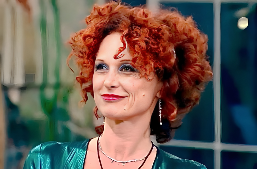 Beatrice Luzzi svela di avere una cotta per un famosissimo cantante: ecco di chi si tratta – VIDEO preview