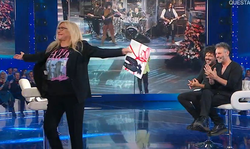 Mara Venier dopo le polemiche, frecciatine a Domenica In ma il pubblico si indigna: e Dargen D’amico? preview