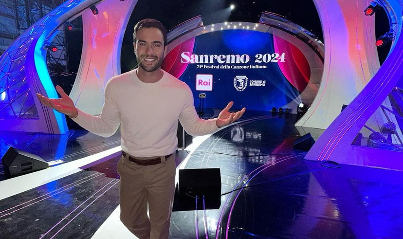 Pierpaolo Pretelli commenta i fischi a Geolier e il primo posto: “Doveva vincere Angelina”, poi il pronostico sulla finale preview