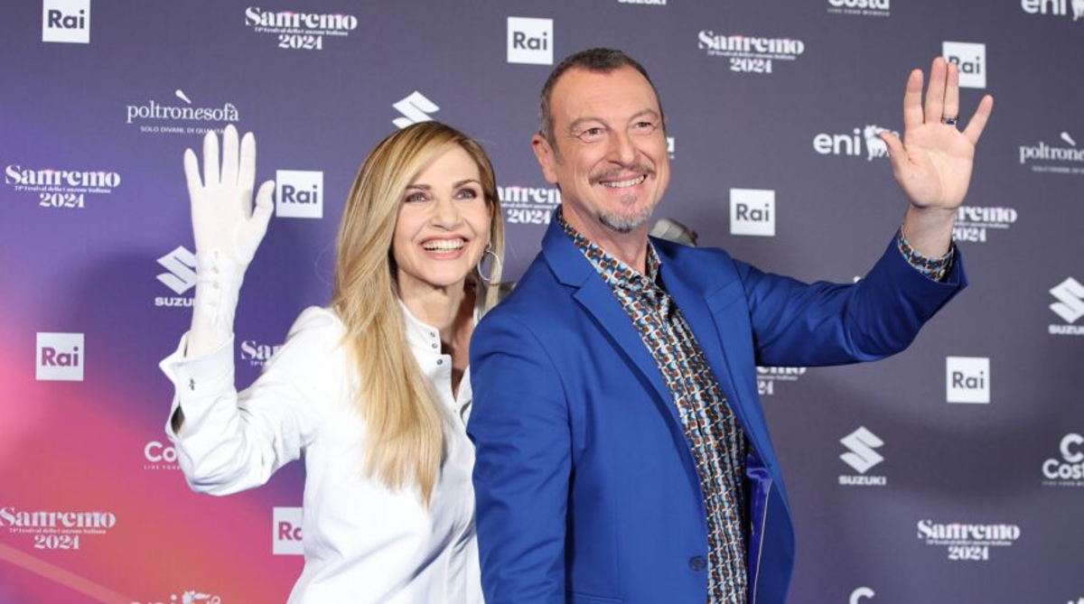 Ordine uscita cantanti Sanremo 2024, quarta serata: cover, duetti e ospiti