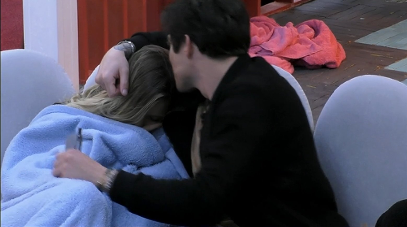 Anita e Alessio, cresce l’intesa e si accorciano le distanze: le riflessioni sul fidanzato fuori dal GF preview