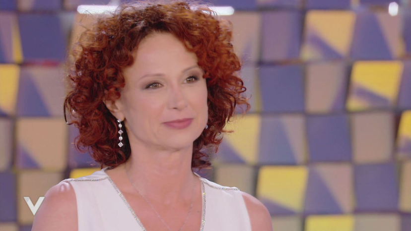 Beatrice Luzzi di nuovo ospite a Verissimo: gli spoiler, ecco cosa ha detto sulla ship con Giuseppe preview