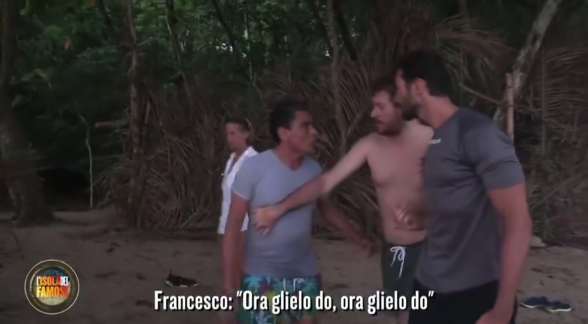La reazione di Benigno dopo il video mostrato all’Isola: “Offerti soldi per tenere chiusa la bocca”