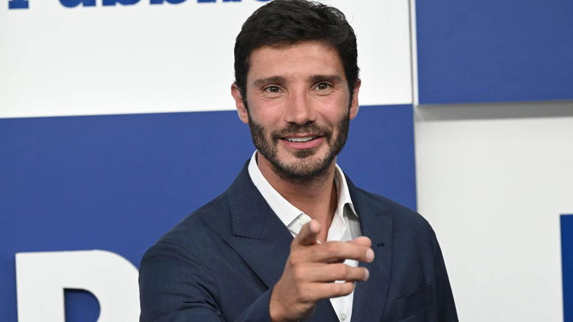 Stefano De Martino ad Affari Tuoi: “Contrattone di 4 anni che farà discutere”, l’indiscrezione bomba preview