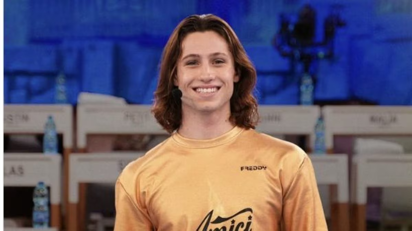 Chi è Dustin del serale di Amici 23, fidanzata e curiosità sul ballerino della scuola preview