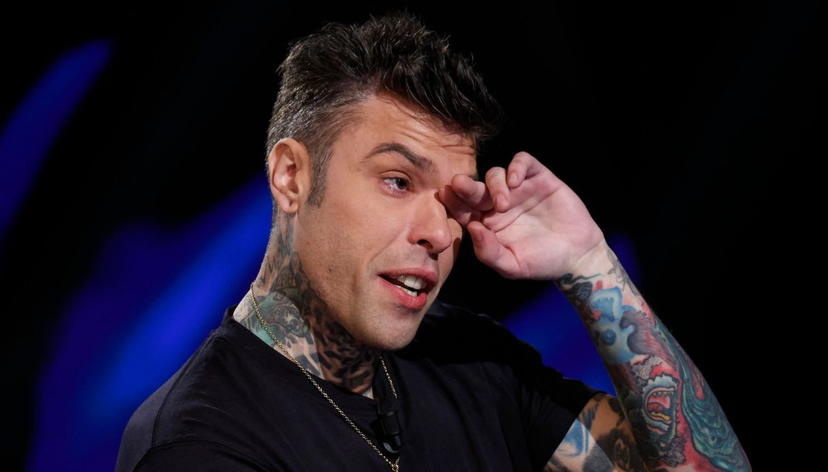 Perché Fedez non sarà da Cattelan? Corona interviene: “Portato d’urgenza al Pronto Soccorso” preview