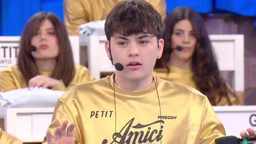 Chi è Petit del serale di Amici 23: fidanzata, vero nome e parentela famosa preview