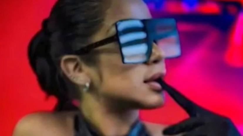 Modella morta a 30 anni durante servizio fotografico: “risucchiata da treno in corsa”, lo strano incidente preview