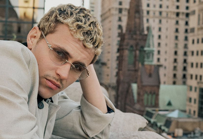 Perché tutti parlano di Aron Piper? Chi è l’attore paparazzato con Sophie Codegoni preview