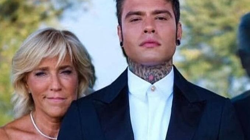 La mamma di Fedez “tuona” sui social: dopo la frecciatina a Facchinetti arriva il nuovo affondo preview