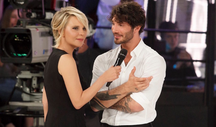 Stefano De Martino sfida Maria De Filippi al sabato sera? L’alternativa per mettere in difficoltà la conduttrice Mediaset preview