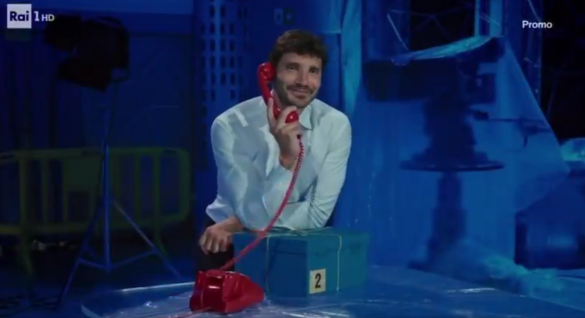 “Sono io”: Stefano De Martino parla per la prima volta col Dottore: lo spot di Affari Tuoi – VIDEO preview