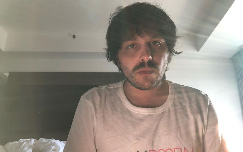 Calcutta, fidanzato di Angelica Schiatti rompe il silenzio: “Lascio Warner, ha offerto un contratto al persecutore Morgan” preview