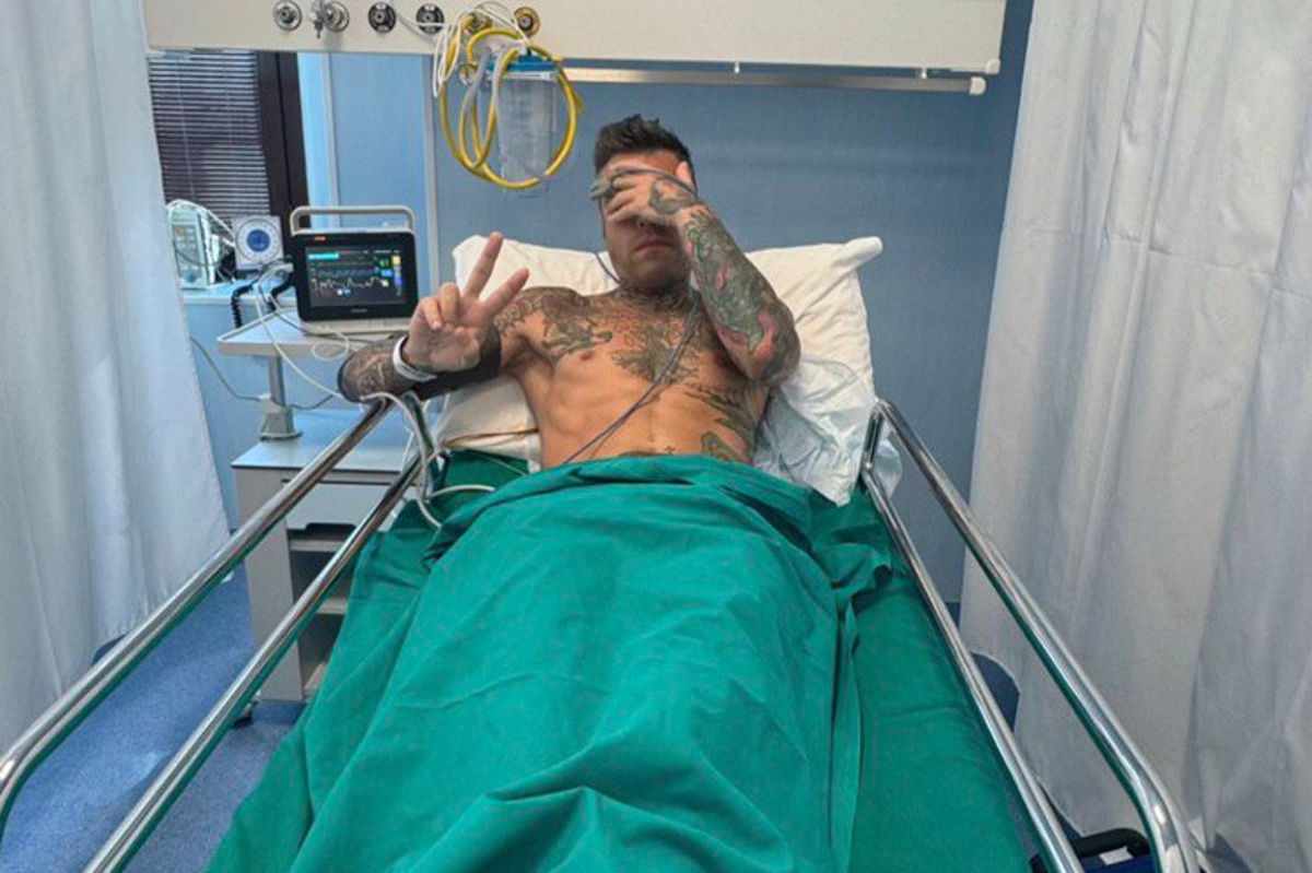 Fedez di nuovo ricoverato in ospedale