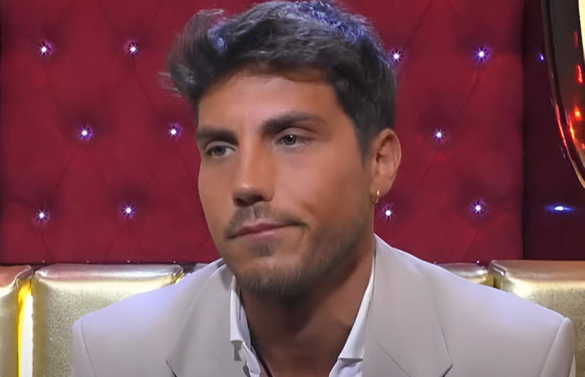 Chi è l’uomo che bacia Daniele Dal Moro nella foto virale: le reazioni social preview