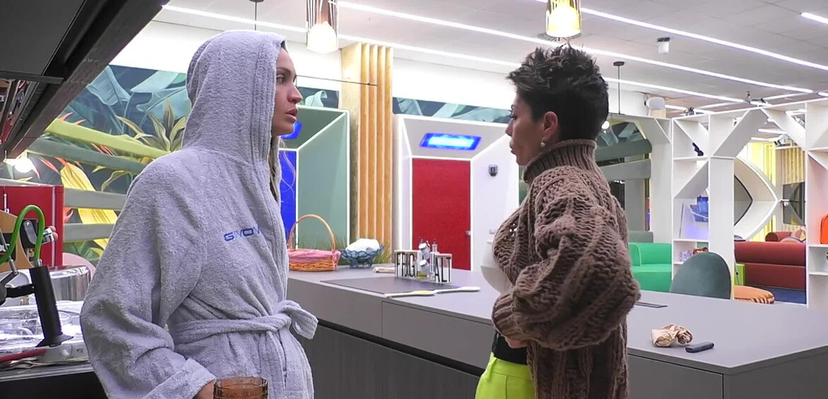 “Fuori di capoccia”, Ilaria Galassi ci va giù pesante con Helena Prestes e dimostra di essere la più “villain” delle Non è La Rai – VIDEO preview