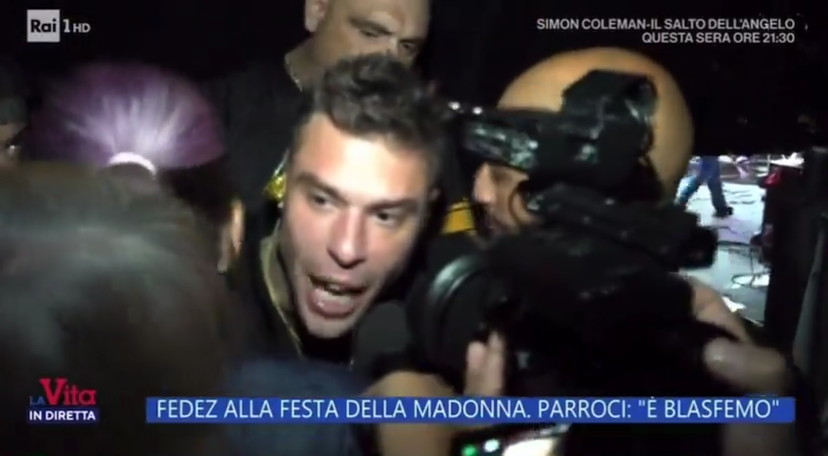 Fedez dissa anche la giornalista de La Vita in Diretta: “Mi ha seguito sul palco rompendomi le palle”, interviene Matano preview