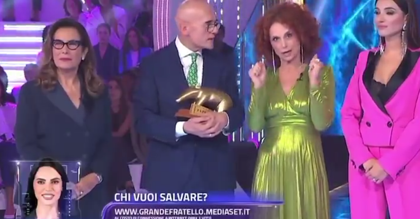 Beatrice Luzzi e l’ultimo saluto all’ex suocera “quasi morta”: scoppia la polemica social, lei replica preview