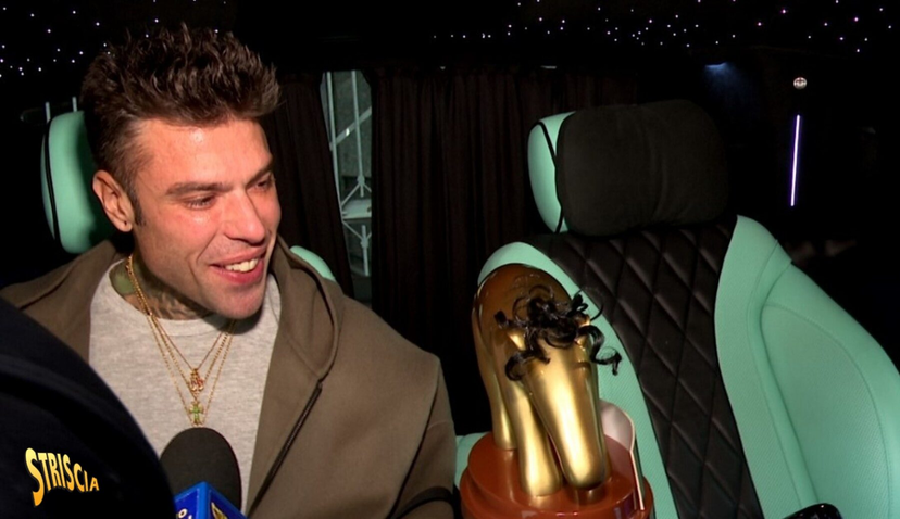 Tapiro d’Oro di Striscia la Notizia per Fedez dopo il dissing con Tony Effe: il dettaglio curioso – VIDEO preview
