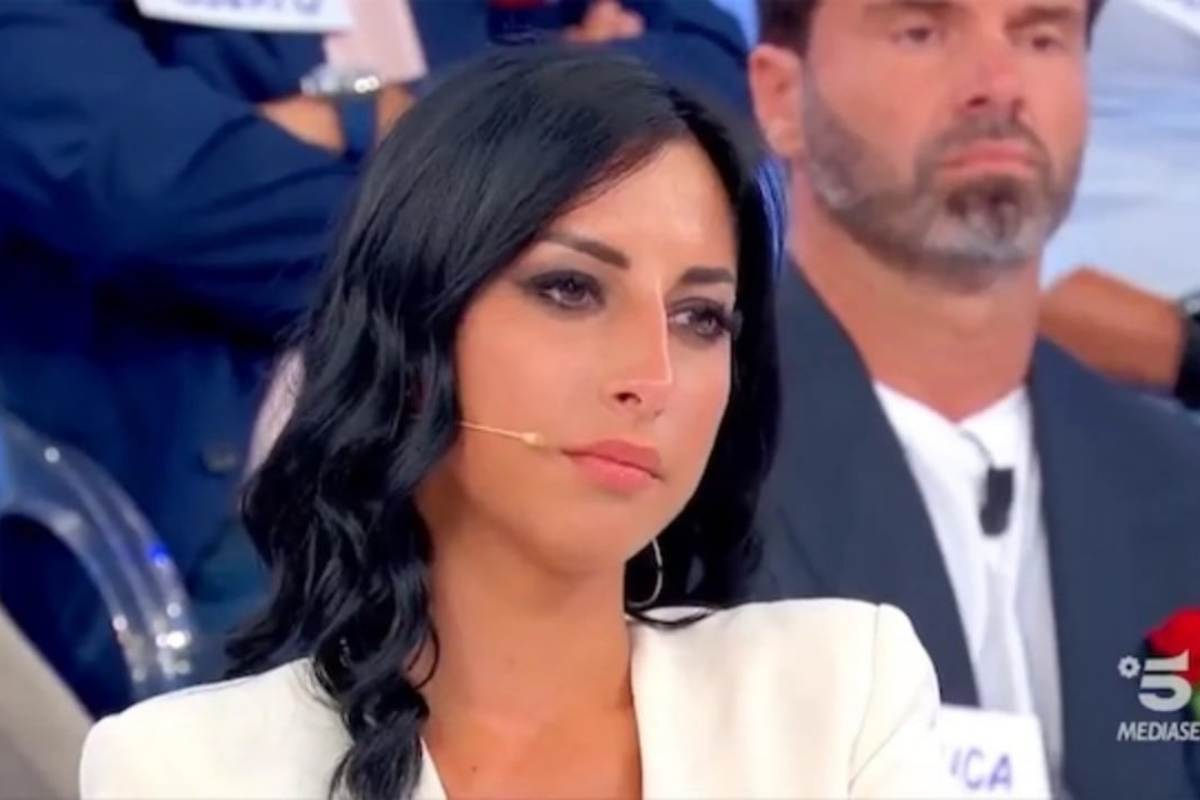 Anticipazioni Uomini e Donne del 12 settembre: Francesca Sorrentino piange, le sue esterne non vengono mandate in onda