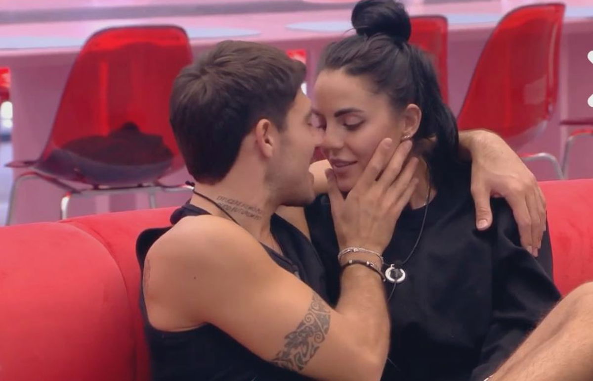 Shaila e Lorenzo sotto accusa anche al Gran Hermano: “Hanno un copione, recitano!”