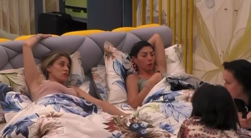 “Lei non si lava tutti i giorni”, le Non è la Rai al veleno: ecco di chi stanno parlando – VIDEO preview