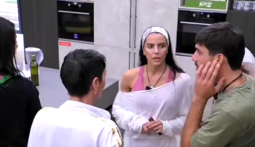 Shaila Gatta tra due fuochi: “Non posso stare con entrambi?” Scoppia il caos al Grande Fratello preview