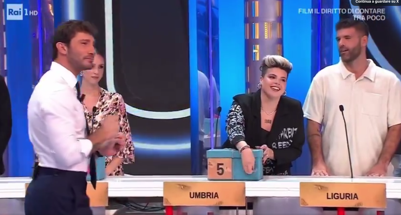 Stefano De Martino cita Emma Marrone a sorpresa ad Affari Tuoi: la reazione social preview