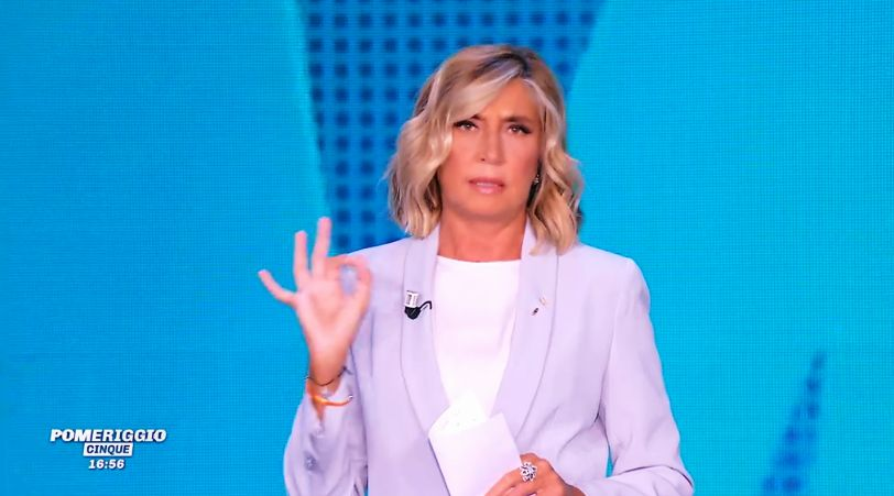 Perché Myrta Merlino è assente oggi a Pomeriggio 5? Ecco chi la sostituirà nella puntata del 25 ottobre preview