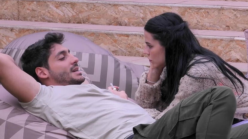 Shaila Gatta fa un passo indietro con Javier Martinez: ecco la reazione di lui – VIDEO preview