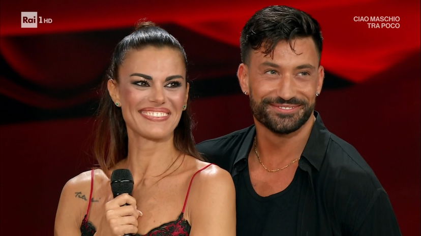 La cauta risposta di Bianca Guaccero e Giovanni Pernice: ecco se sono fidanzati – VIDEO preview