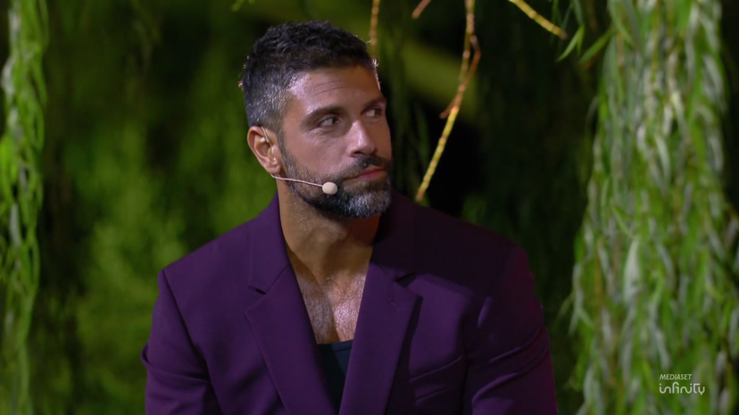 Lite a La Talpa, volano stracci tra Gilles Rocca e Alessandro Egger: il giallo della valigetta preview