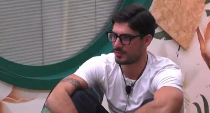 “Odio e pul*e”, Lorenzo ormai senza freni: attesa per il verdetto del Grande Fratello preview