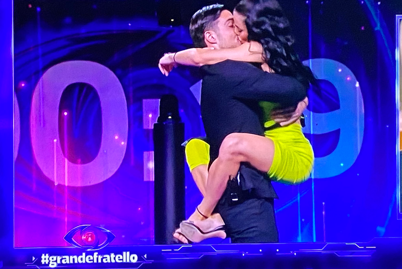 Le voci sul Grande Fratello dopo il flop di ascolti: Signorini a rischio? Cosa ha deciso Mediaset preview