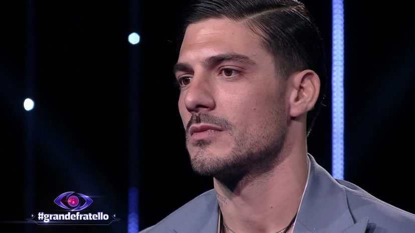 Grande Fratello: Lorenzo Spolverato si tradisce? “Il mio ex…”, lapsus inaspettato preview
