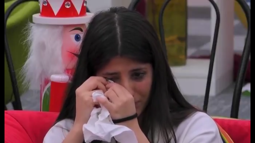 Perla Maria scoppia a piangere al Grande Fratello: la conversazione intima con Shaila preview