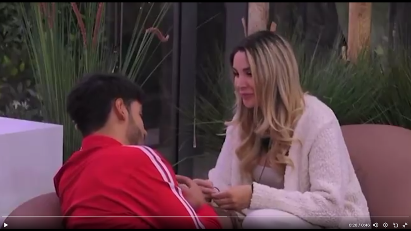 Javier “molla” Chiara dopo il bacio: ecco la reazione di lei – VIDEO preview