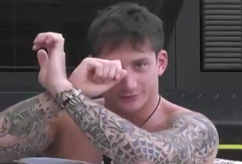 Tommaso nella bufera per una battutaccia su Napoli, Mariavittoria: “Meno male che non hanno sentito” – VIDEO preview